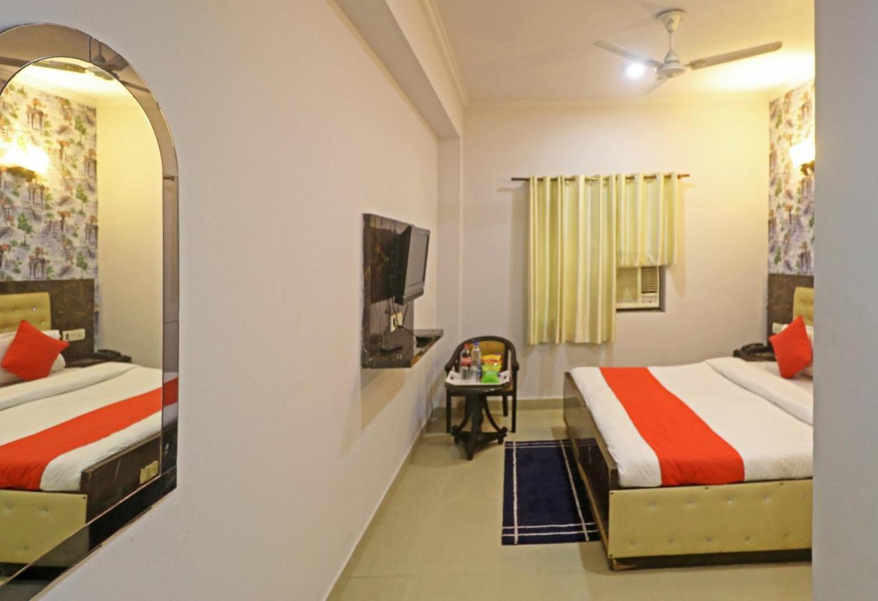 Airport Samara Inn New Delhi Exterior foto