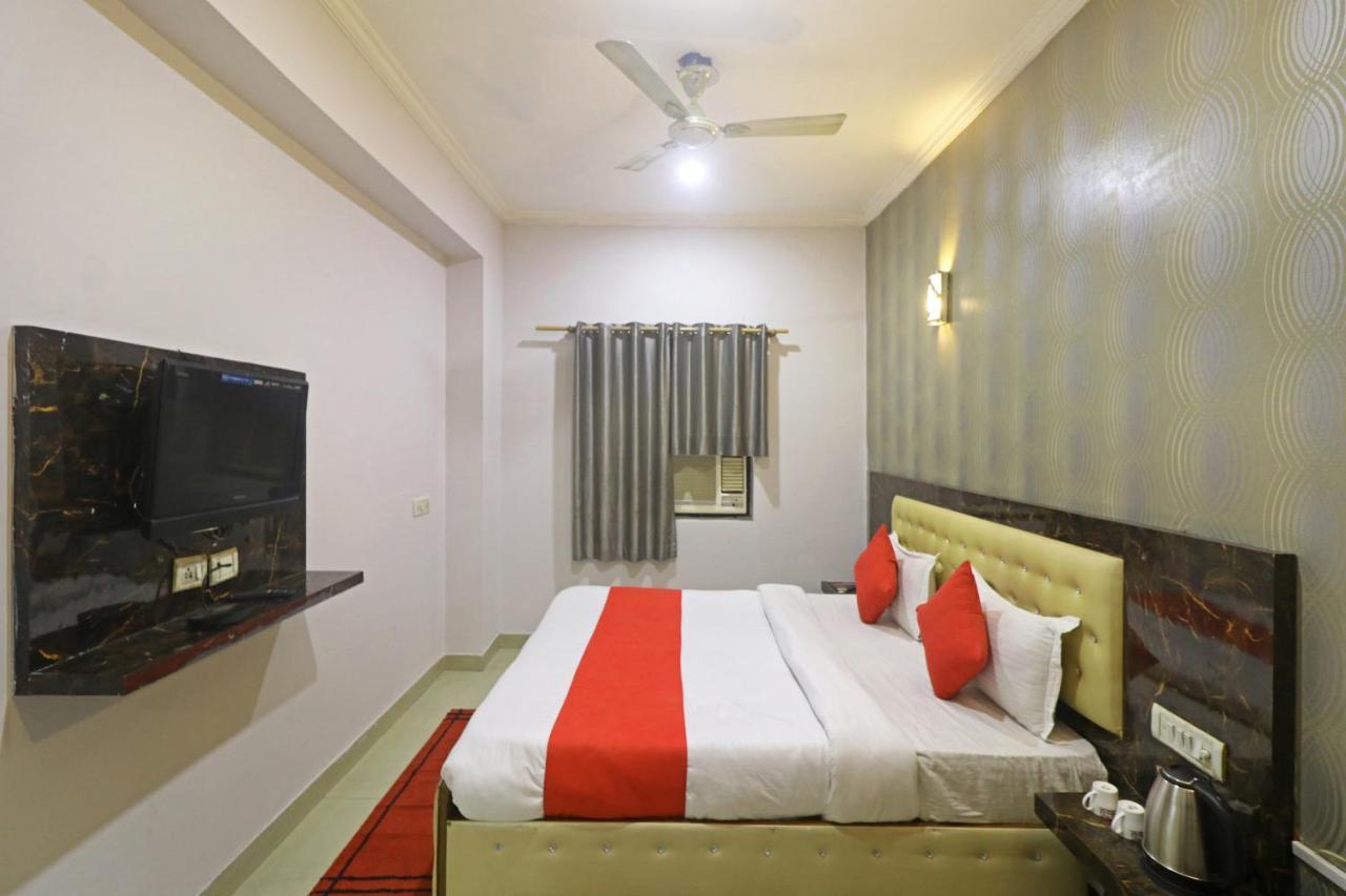 Airport Samara Inn New Delhi Exterior foto