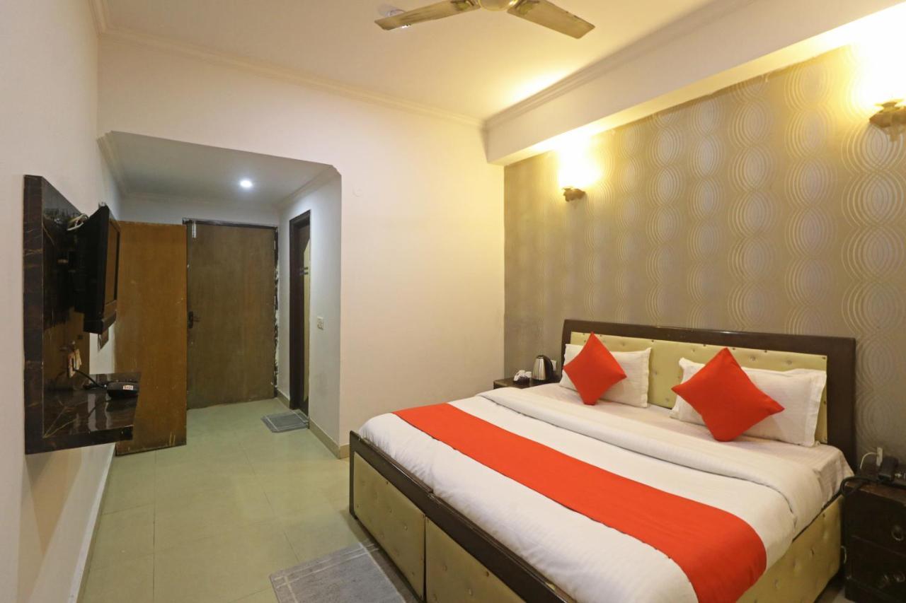 Airport Samara Inn New Delhi Exterior foto