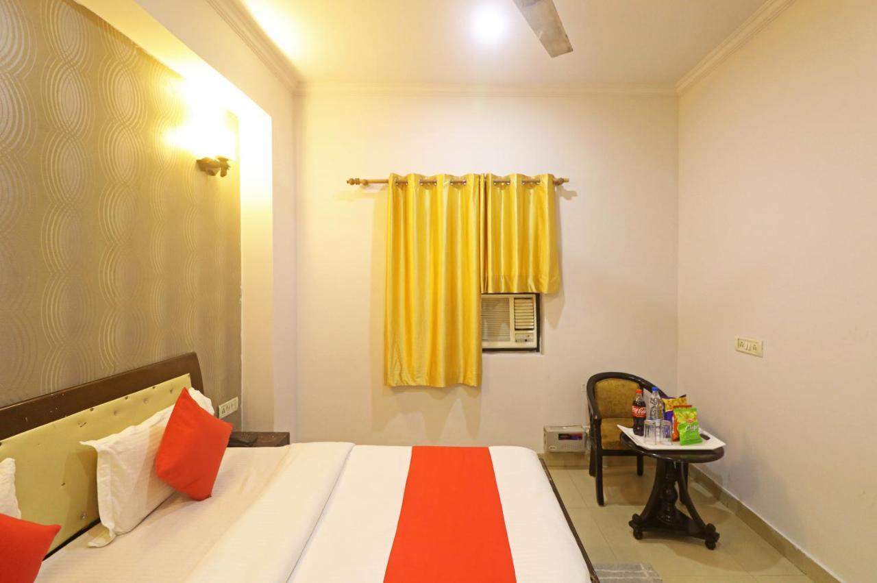 Airport Samara Inn New Delhi Exterior foto