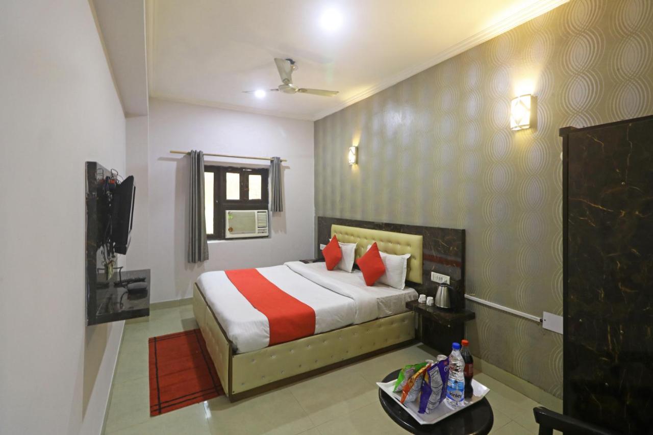 Airport Samara Inn New Delhi Exterior foto