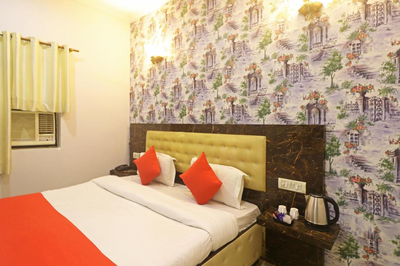 Airport Samara Inn New Delhi Exterior foto