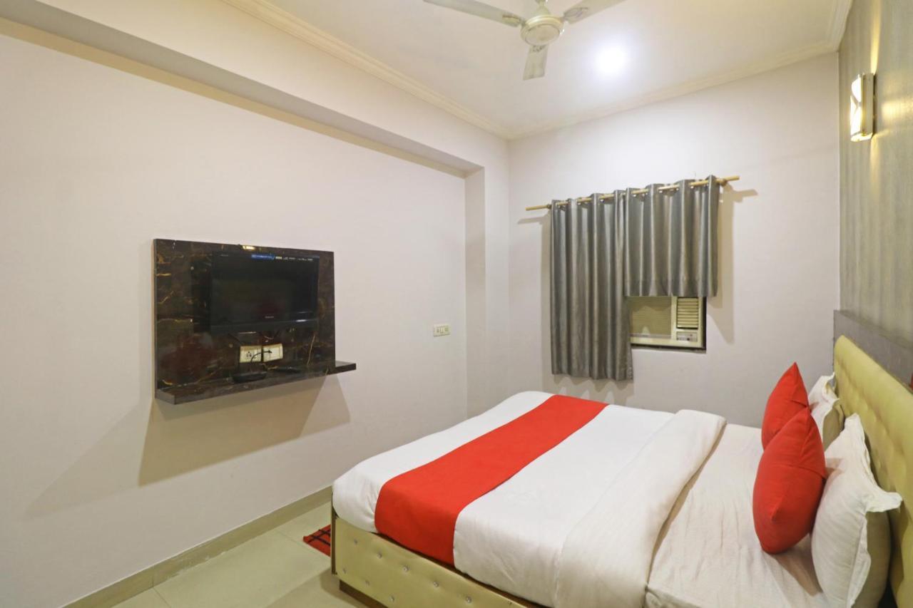 Airport Samara Inn New Delhi Exterior foto