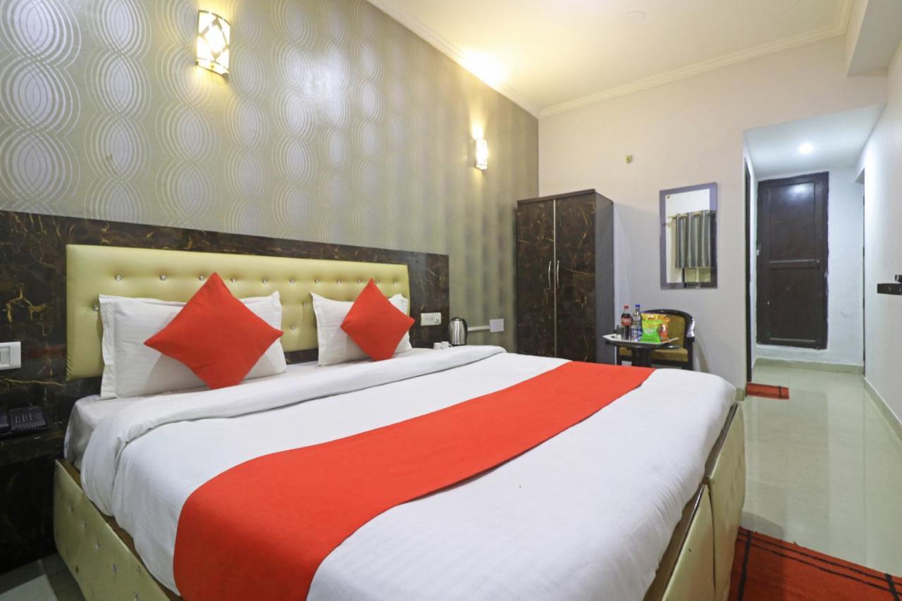 Airport Samara Inn New Delhi Exterior foto