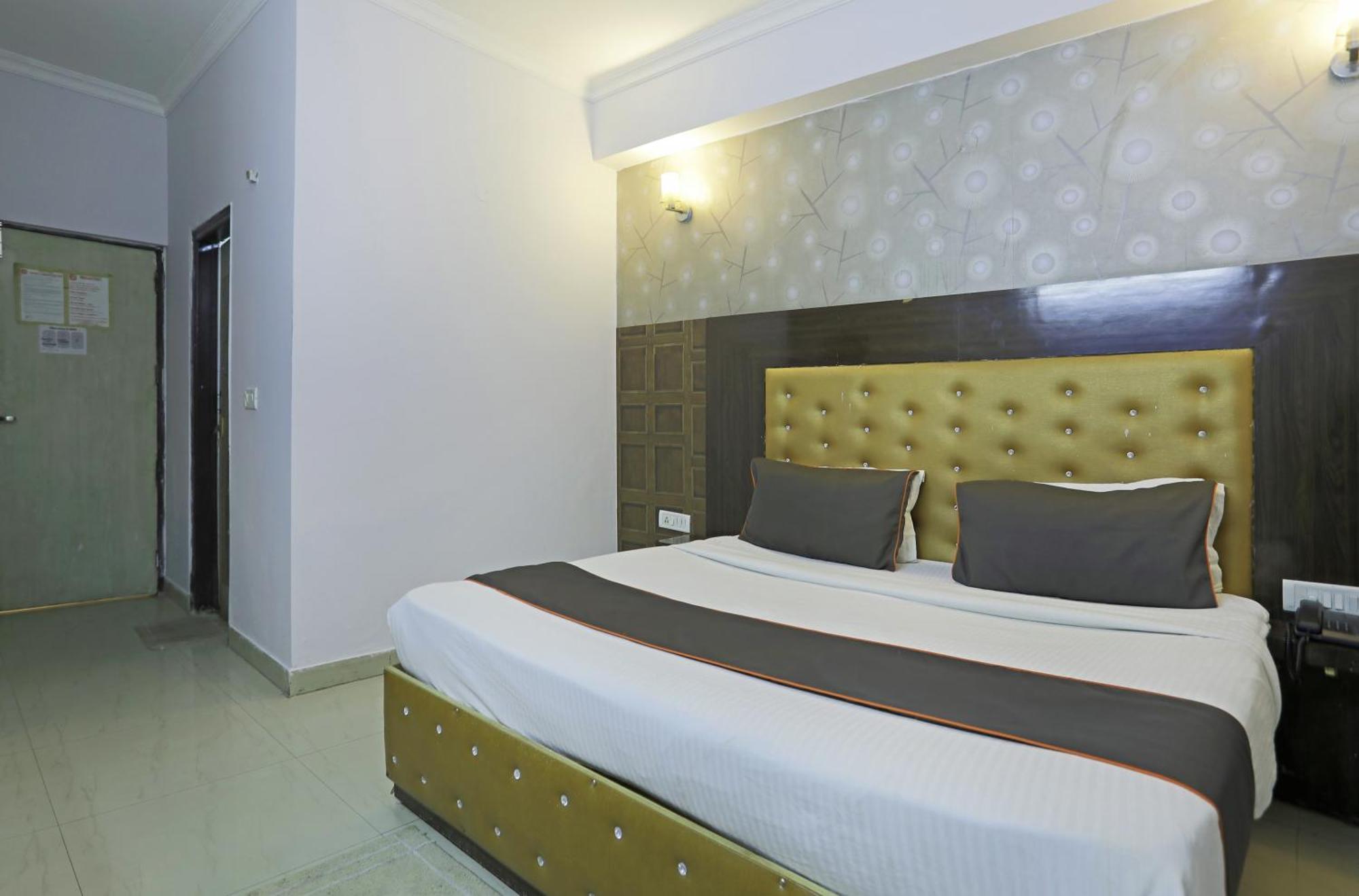 Airport Samara Inn New Delhi Exterior foto