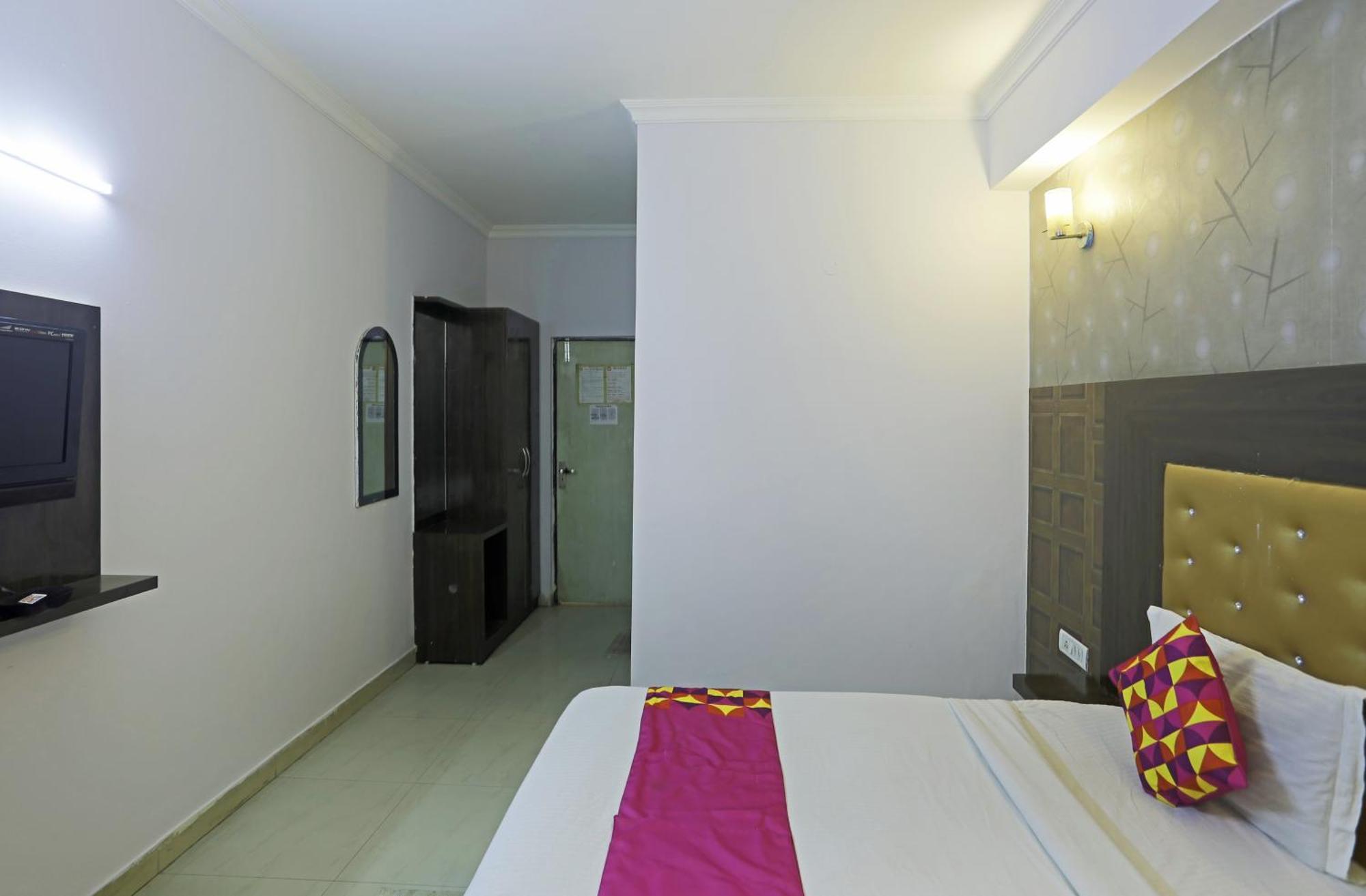 Airport Samara Inn New Delhi Exterior foto