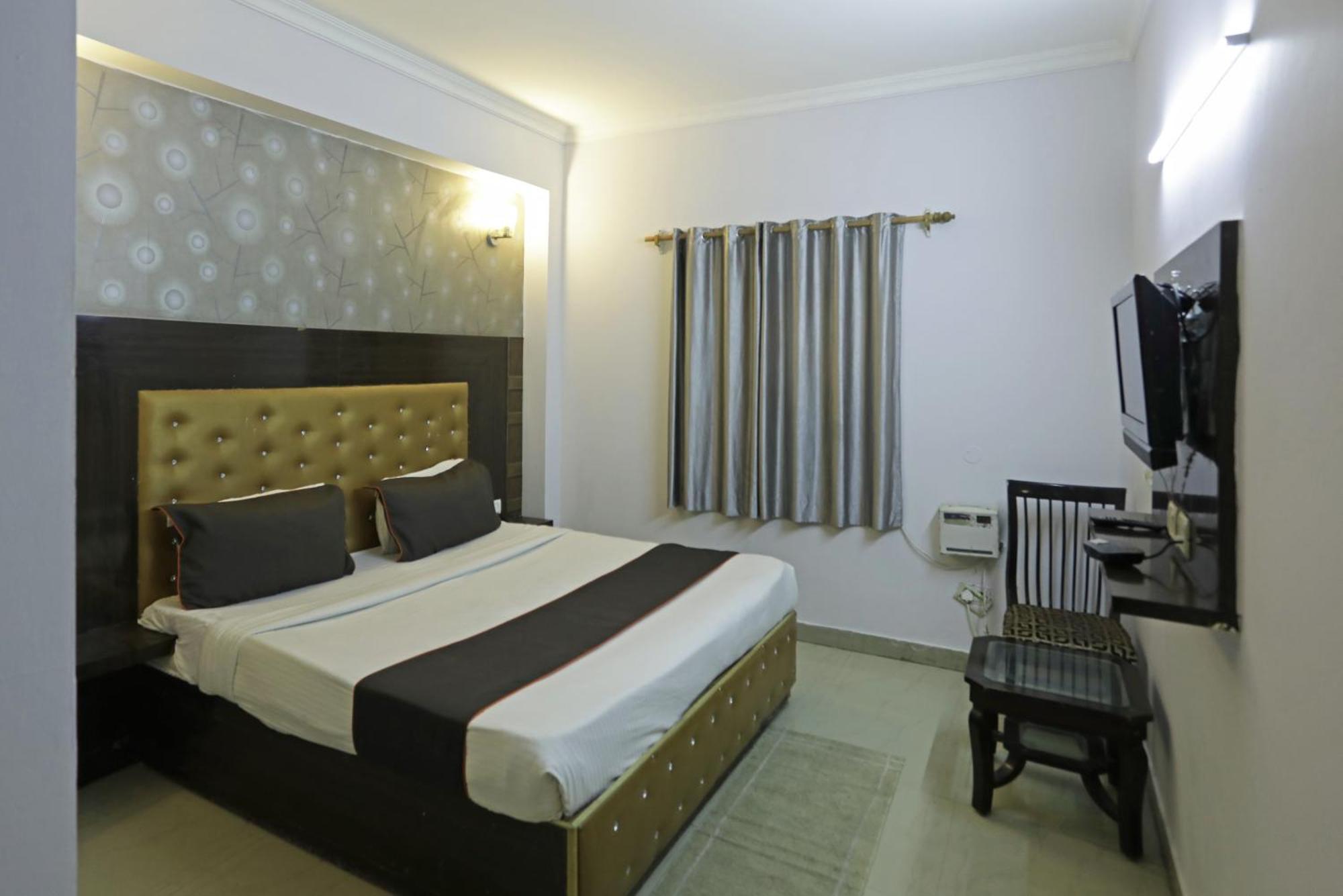 Airport Samara Inn New Delhi Exterior foto
