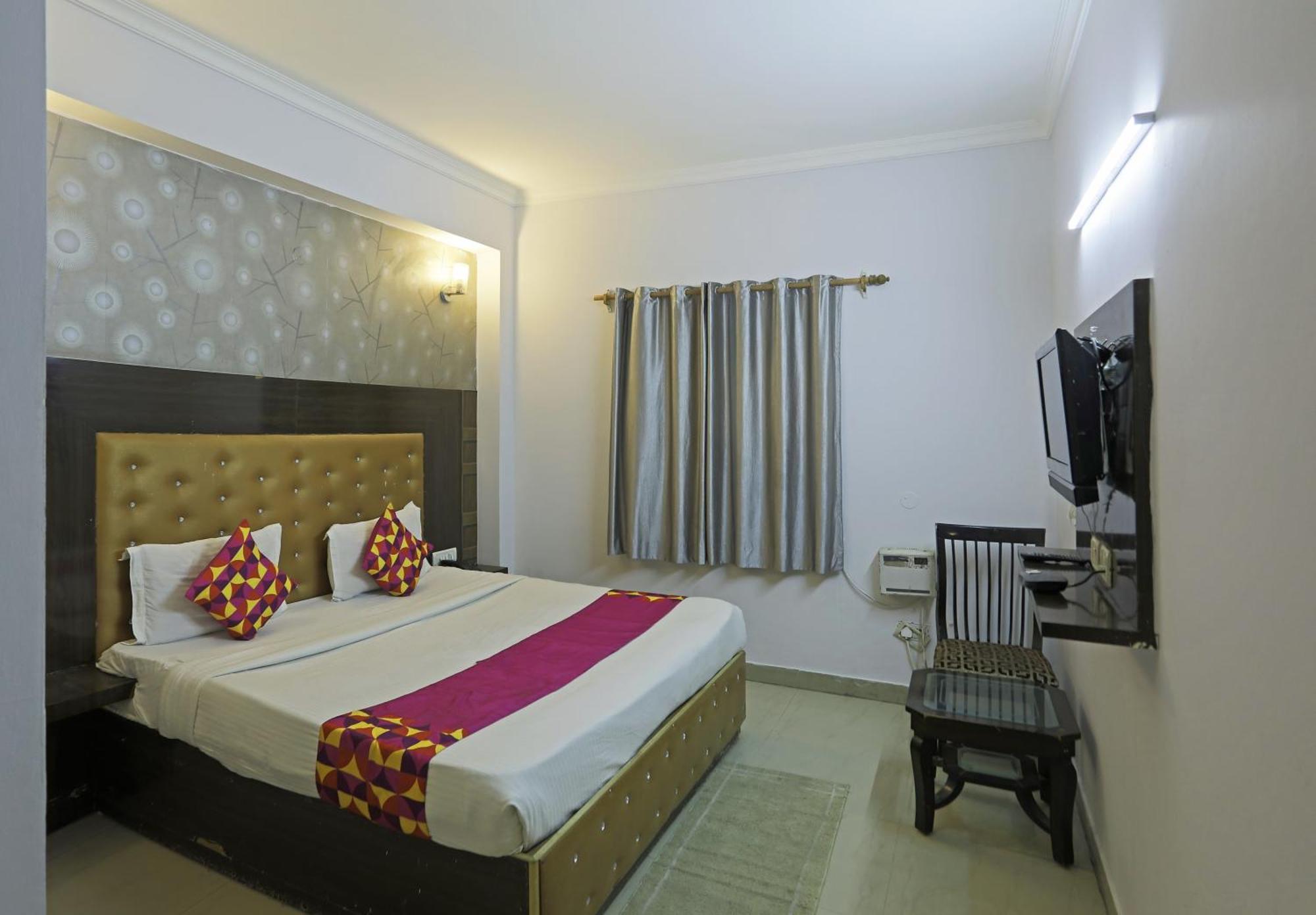 Airport Samara Inn New Delhi Exterior foto